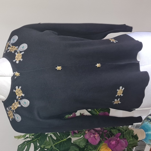 Turtle wareble  art hand painted Cardigan size Medium - Picture 5 of 17